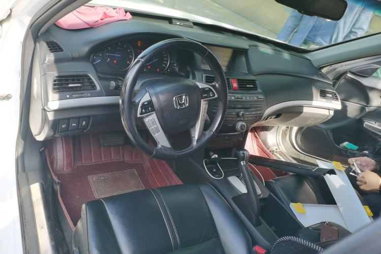 Used Honda Crosstour 2012 2.4L Luxury Edition Center Console