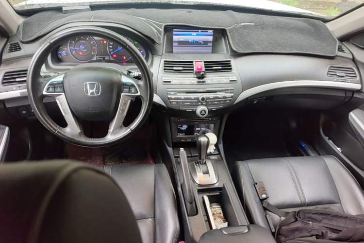 Used Honda Crosstour 2012 2.4L Luxury Edition Center Console