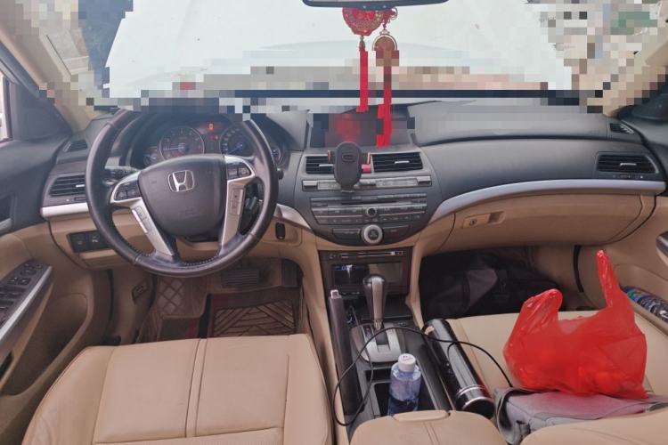 Used Honda Crosstour 2012 2.4L Luxury Edition Center Console
