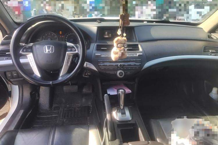 Used Honda Crosstour 2012 2.4L Luxury Edition Center Console