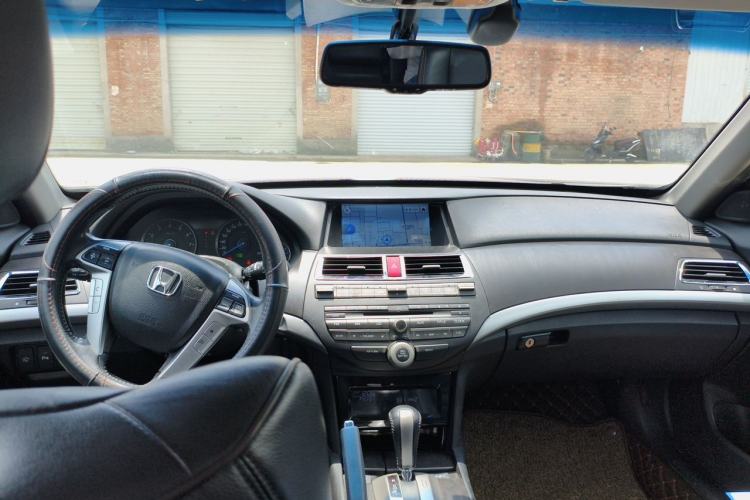 Used Honda Crosstour 2012 2.4L Luxury Edition Center Console