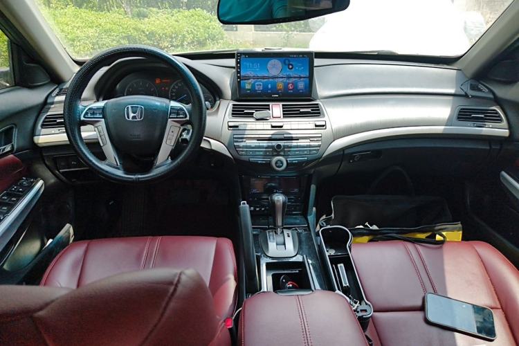 Used Honda Crosstour 2012 2.4L Luxury Edition Center Console