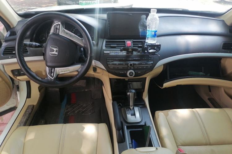 Used Honda Crosstour 2012 2.4L Luxury Edition Center Console
