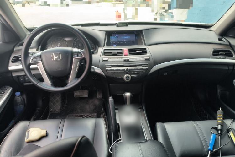 Used Honda Crosstour 2012 2.4L Luxury Edition Center Console
