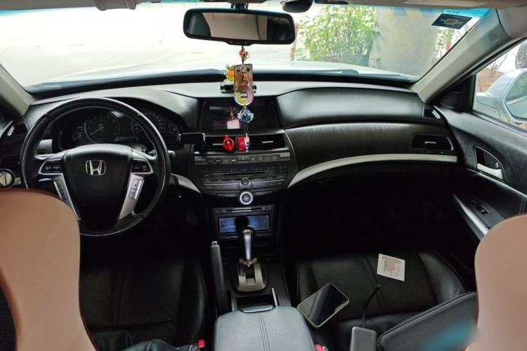 Used Honda Crosstour 2012 2.4L Luxury Edition Center Console