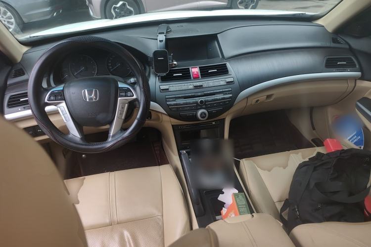 Used Honda Crosstour 2012 2.4L Luxury Edition Center Console
