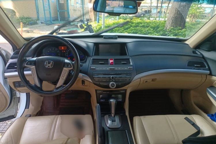 Used Honda Crosstour 2012 2.4L Luxury Edition Center Console