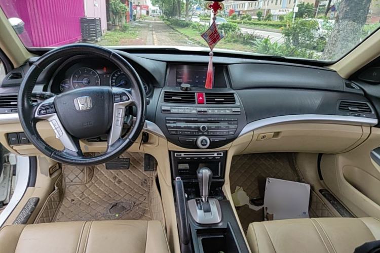 Used Honda Crosstour 2012 2.4L Luxury Edition Center Console
