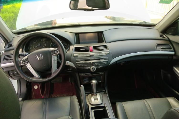 Used Honda Crosstour 2012 2.4L Luxury Edition Center Console