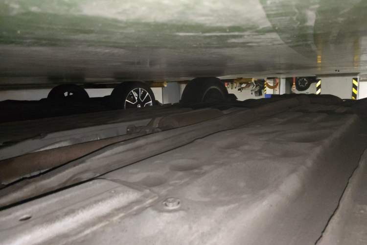 Used Honda Crosstour 2012 2.4L Luxury Edition Chassis Front Right