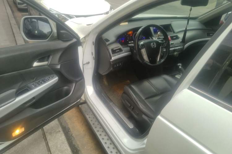 Used Honda Crosstour 2012 2.4L Luxury Edition Driver Seat