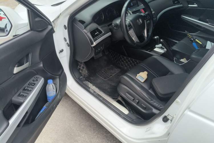 Used Honda Crosstour 2012 2.4L Luxury Edition Driver Seat