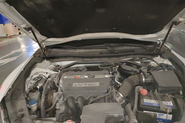Used Honda Crosstour 2012 2.4L Luxury Edition Engine Bay