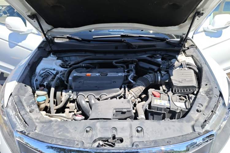 Used Honda Crosstour 2012 2.4L Luxury Edition Engine Bay