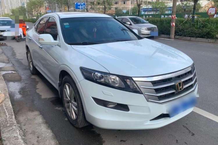 Used Honda Crosstour 2012 2.4L Luxury Edition Exterior 2