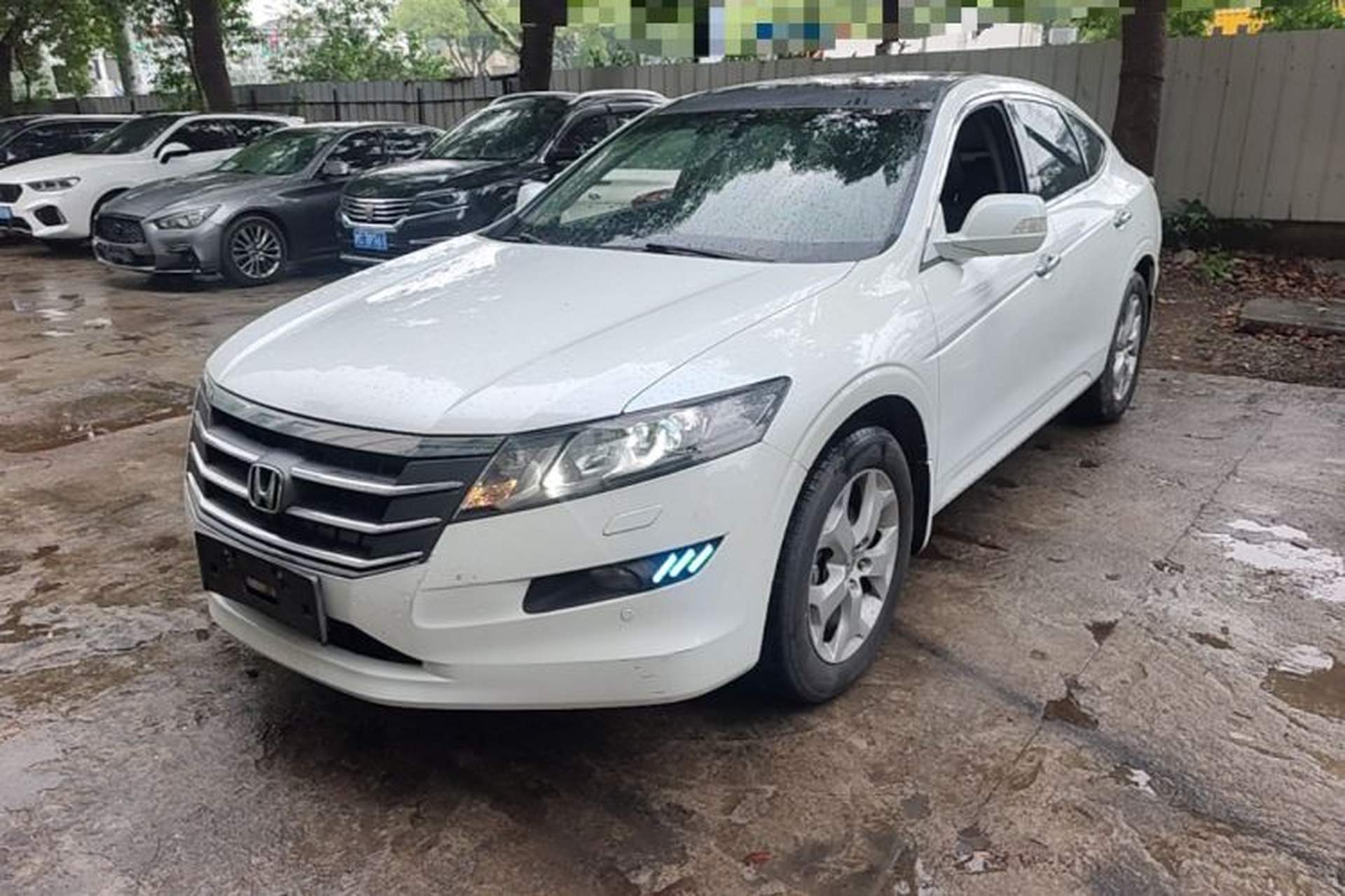 Used Honda Crosstour 2012 2.4L Luxury Edition Front Left 45 Deg