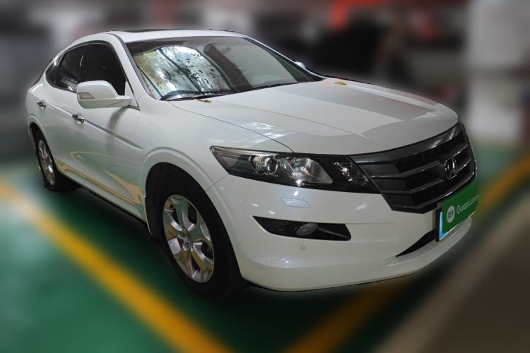 Used Honda Crosstour 2012 2.4L Luxury Edition Front Right 45 Deg