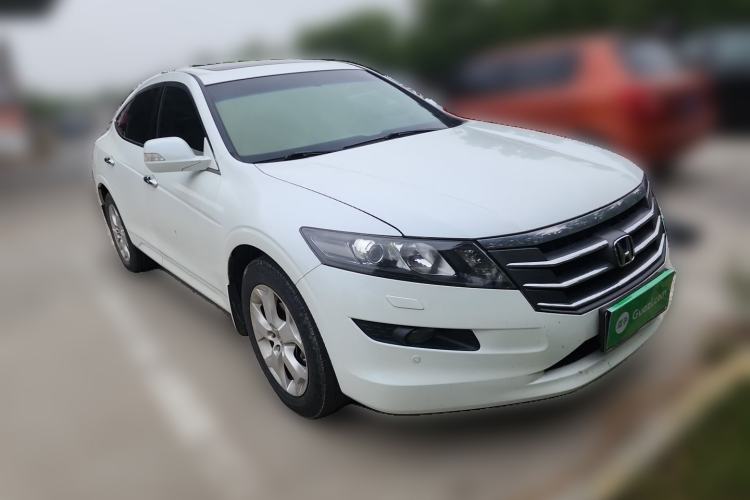 Used Honda Crosstour 2012 2.4L Luxury Edition Front Right 45 Deg