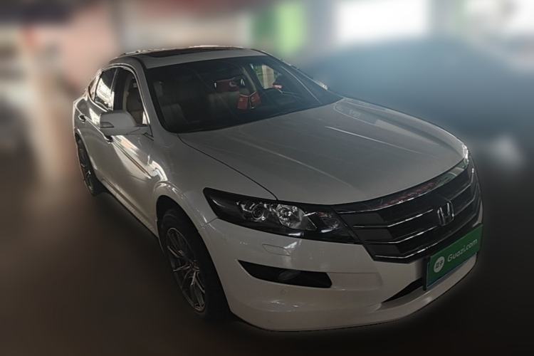 Used Honda Crosstour 2012 2.4L Luxury Edition Front Right 45 Deg