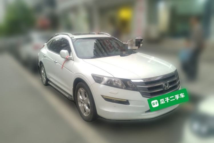 Used Honda Crosstour 2012 2.4L Luxury Edition Front Right 45 Deg