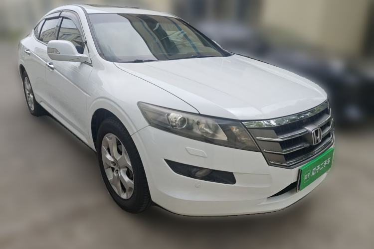 Used Honda Crosstour 2012 2.4L Luxury Edition Front Right 45 Deg