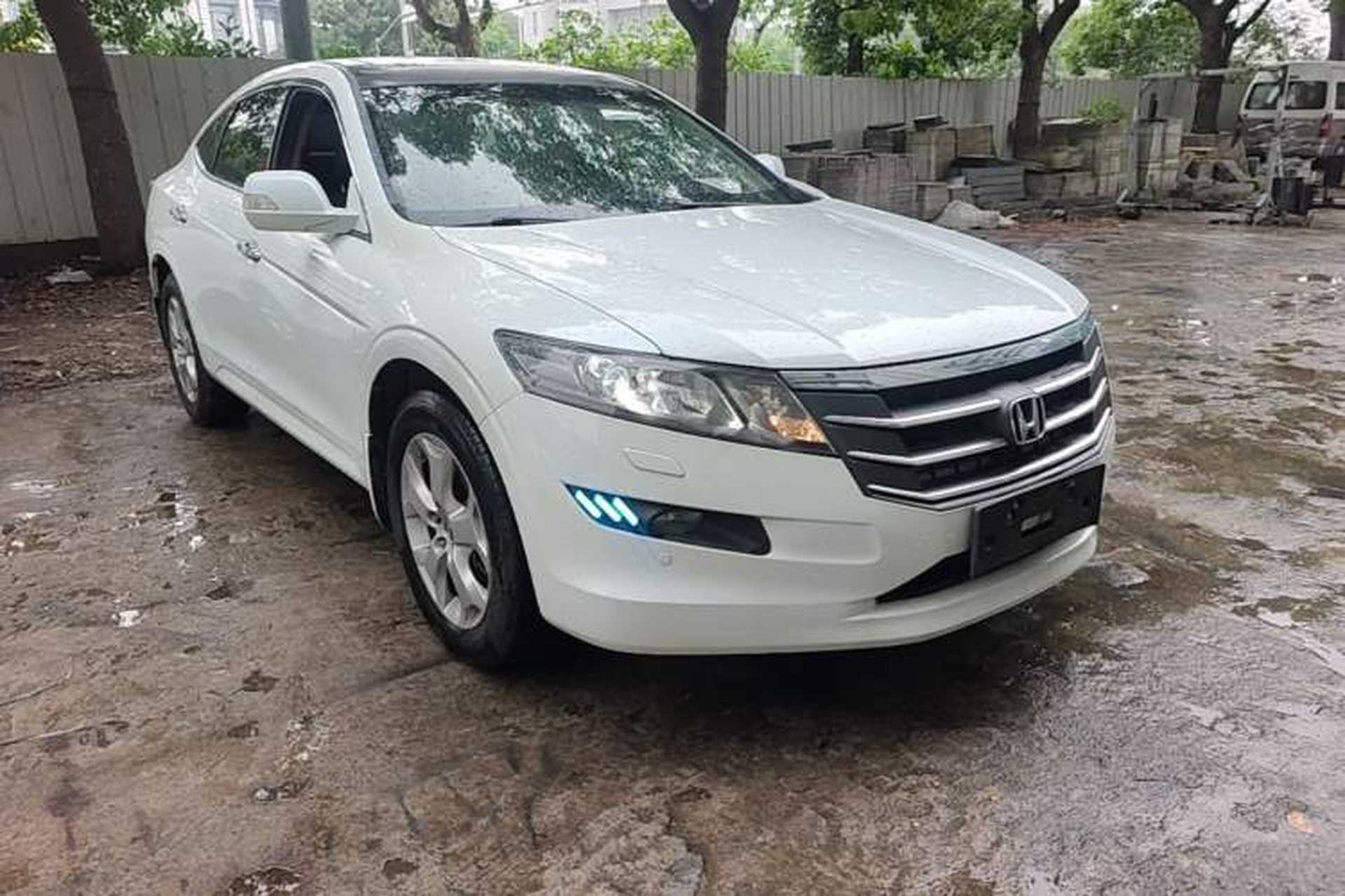 Used Honda Crosstour 2012 2.4L Luxury Edition Front Right 45 Deg