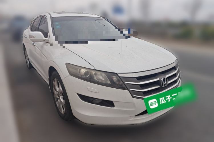 Used Honda Crosstour 2012 2.4L Luxury Edition Front Right 45 Deg