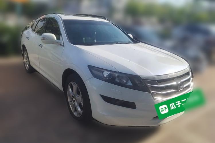 Used Honda Crosstour 2012 2.4L Luxury Edition Front Right 45 Deg