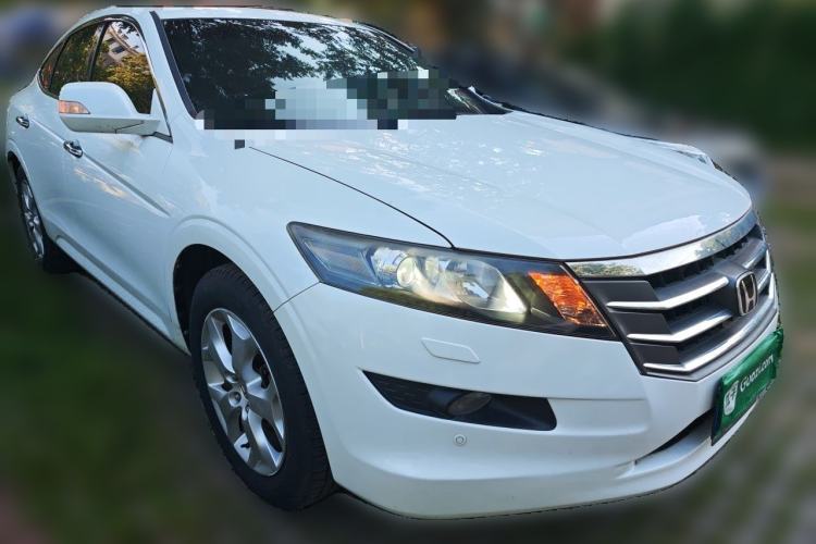 Used Honda Crosstour 2012 2.4L Luxury Edition Front Right 45 Deg