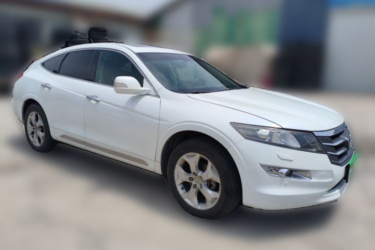 Used Honda Crosstour 2012 2.4L Luxury Edition Front Right 45 Deg