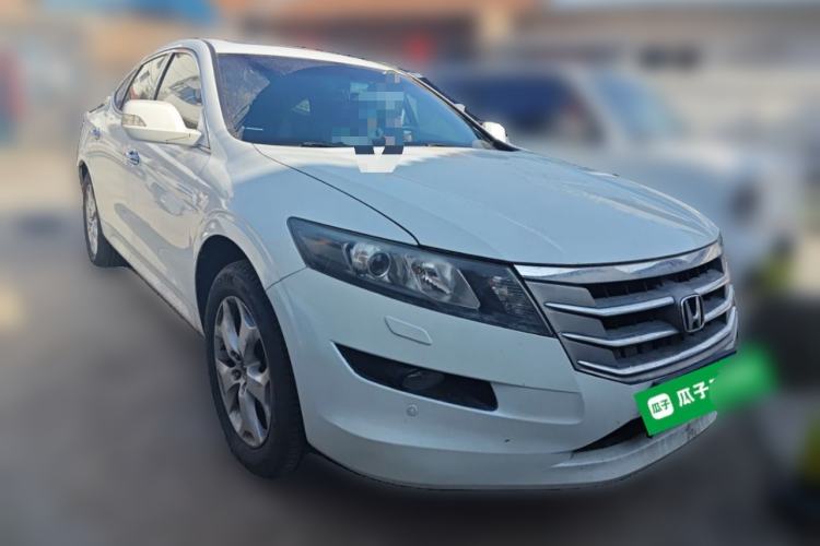 Used Honda Crosstour 2012 2.4L Luxury Edition Front Right 45 Deg