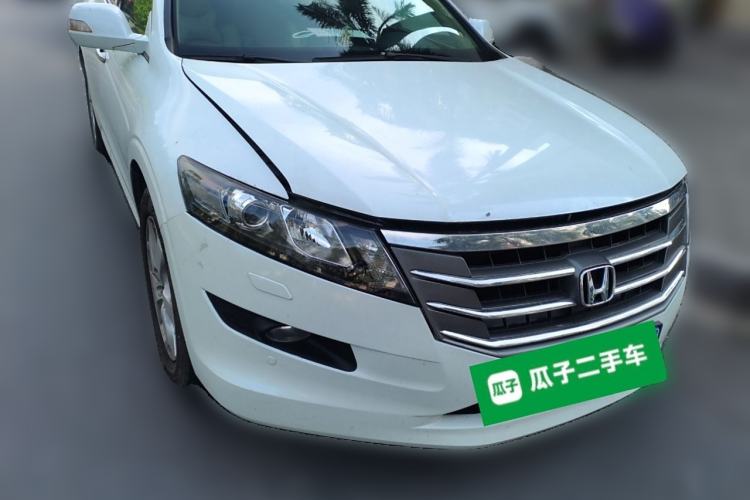 Used Honda Crosstour 2012 2.4L Luxury Edition Front Right 45 Deg