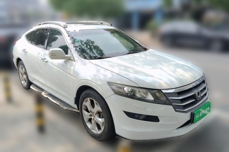 Used Honda Crosstour 2012 2.4L Luxury Edition Front Right 45 Deg