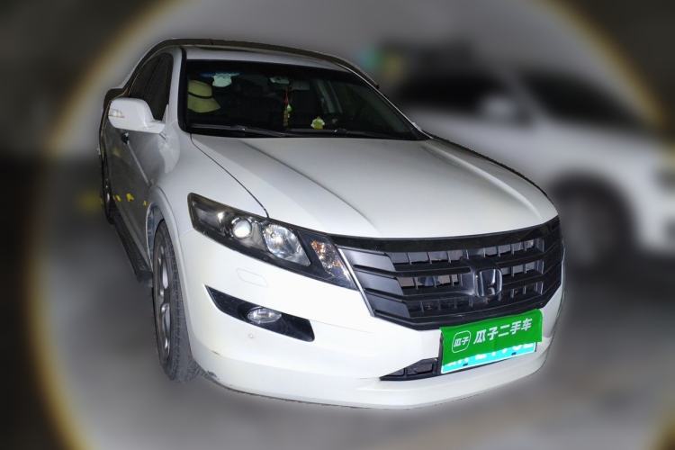Used Honda Crosstour 2012 2.4L Luxury Edition Front Right 45 Deg