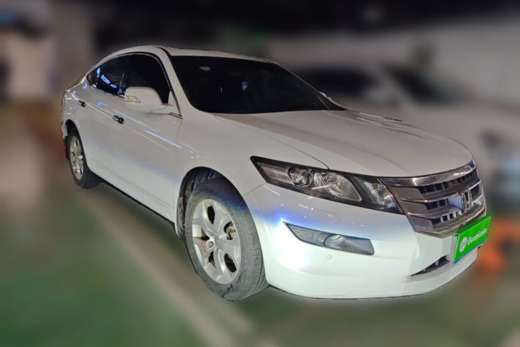 Used Honda Crosstour 2012 2.4L Luxury Edition Front Right 45 Deg