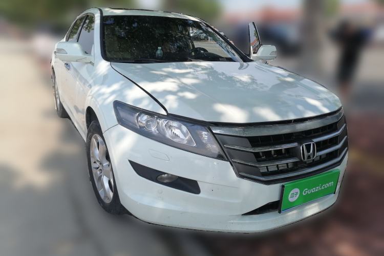 Used Honda Crosstour 2012 2.4L Luxury Edition Front Right 45 Deg