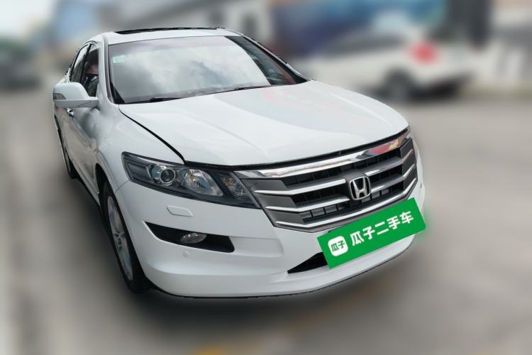 Used Honda Crosstour 2012 2.4L Luxury Edition Front Right 45 Deg