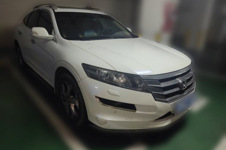 Used Honda Crosstour 2012 2.4L Luxury Edition Front Right 45 Deg