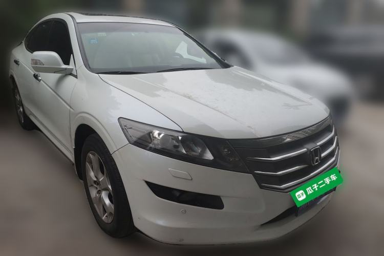 Used Honda Crosstour 2012 2.4L Luxury Edition Front Right 45 Deg