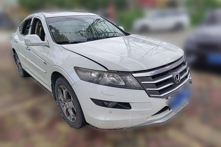Used Honda Crosstour 2012 2.4L Luxury Edition Front Right 45 Deg