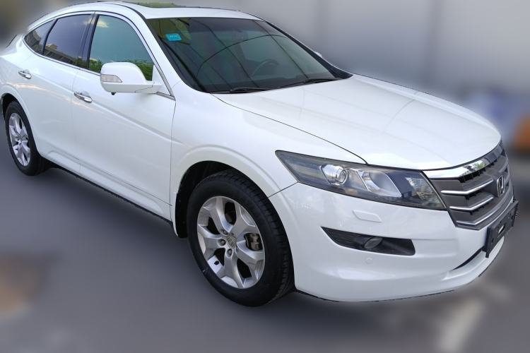 Used Honda Crosstour 2012 2.4L Luxury Edition Front Right 45 Deg