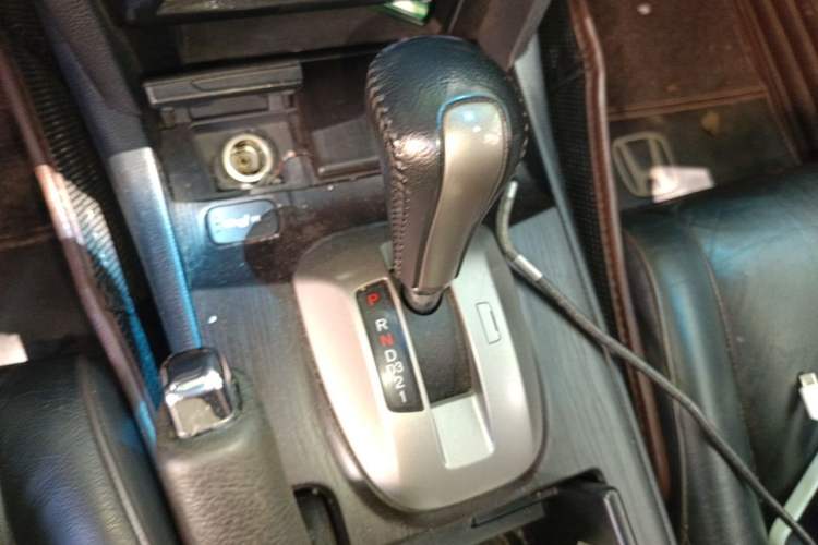 Used Honda Crosstour 2012 2.4L Luxury Edition Gear Lever