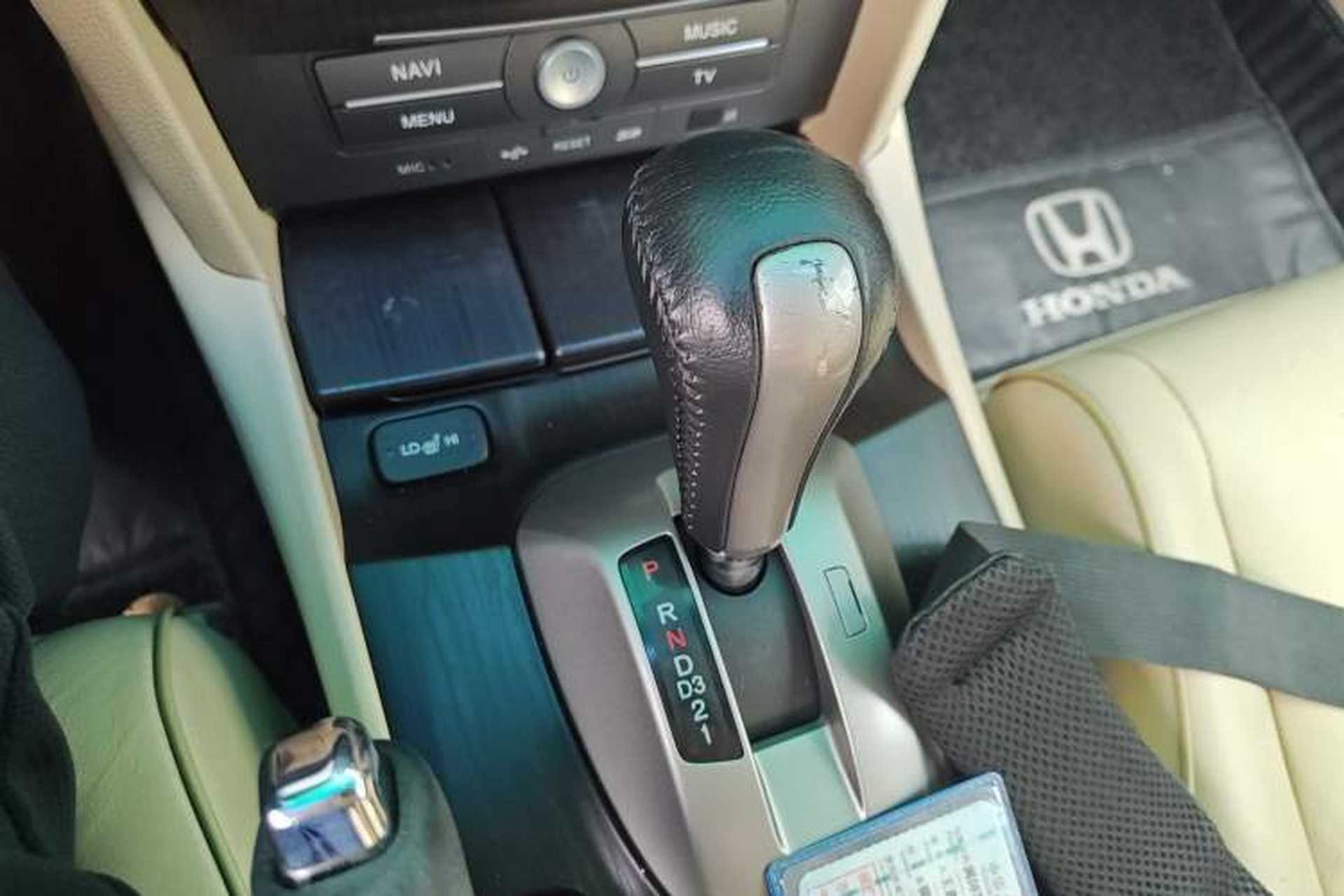 Used Honda Crosstour 2012 2.4L Luxury Edition Gear Lever