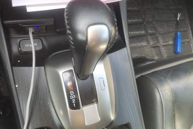 Used Honda Crosstour 2012 2.4L Luxury Edition Gear Lever