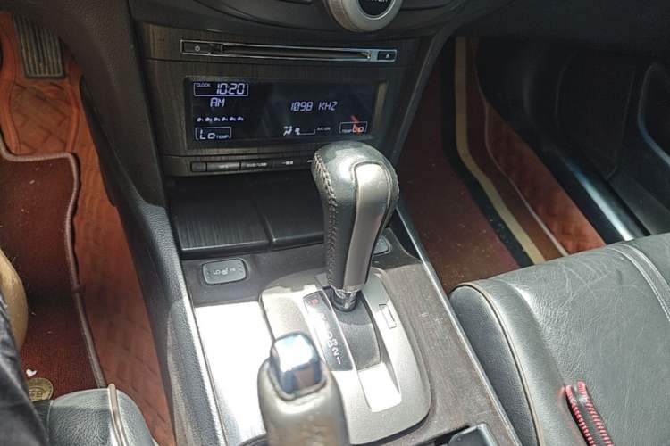 Used Honda Crosstour 2012 2.4L Luxury Edition Gear Lever