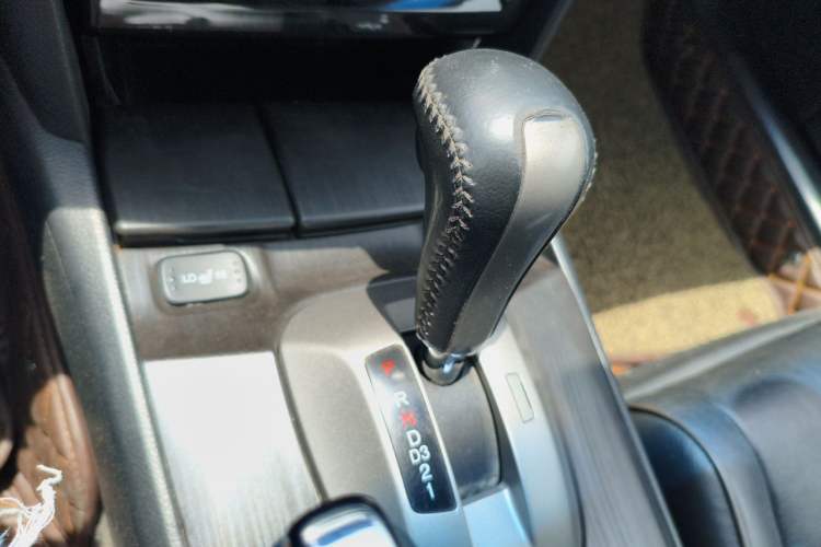 Used Honda Crosstour 2012 2.4L Luxury Edition Gear Lever
