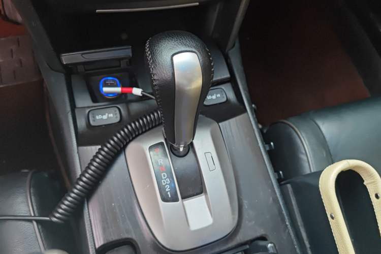 Used Honda Crosstour 2012 2.4L Luxury Edition Gear Lever