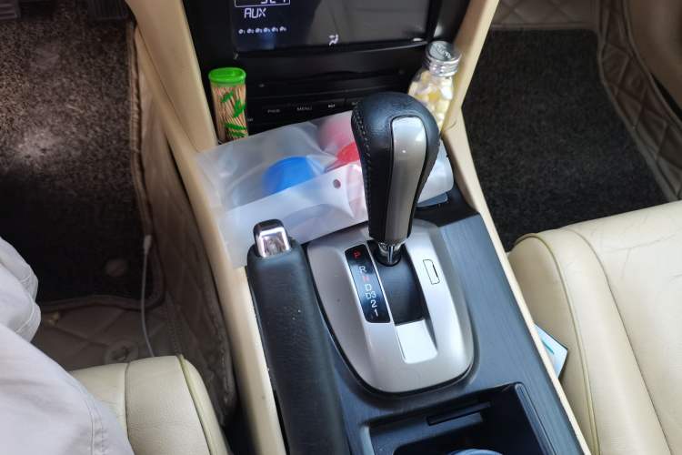 Used Honda Crosstour 2012 2.4L Luxury Edition Gear Lever