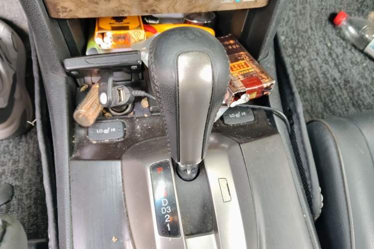 Used Honda Crosstour 2012 2.4L Luxury Edition Gear Lever