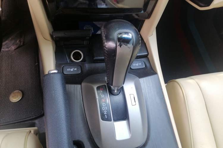 Used Honda Crosstour 2012 2.4L Luxury Edition Gear Lever